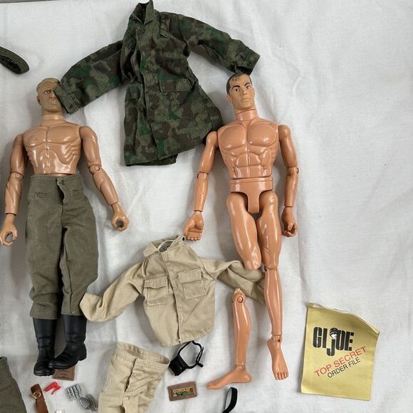 Vtg 90s 12" GI Joe Lot Military Action Figures Accessories Weapons Uniforms Etc. - Picture 2 of 16